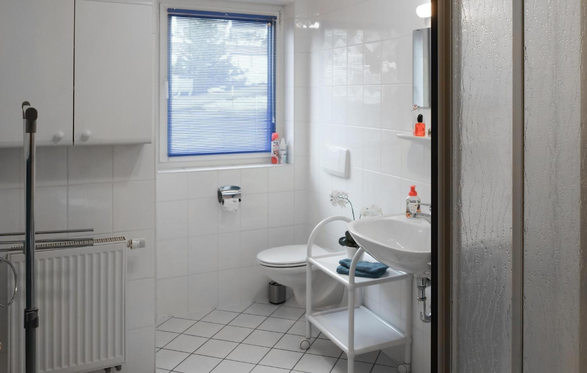 1 Bedroom Awesome In *