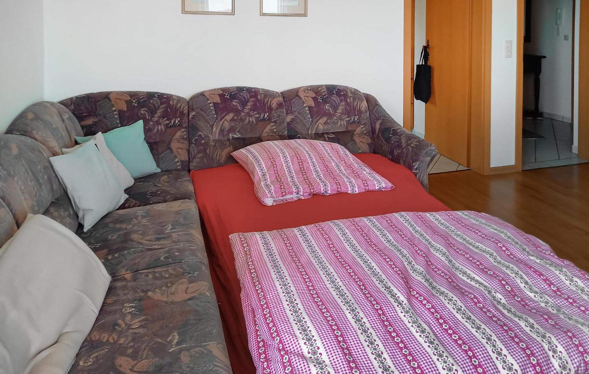 Apartment 1 Bedroom Awesome In